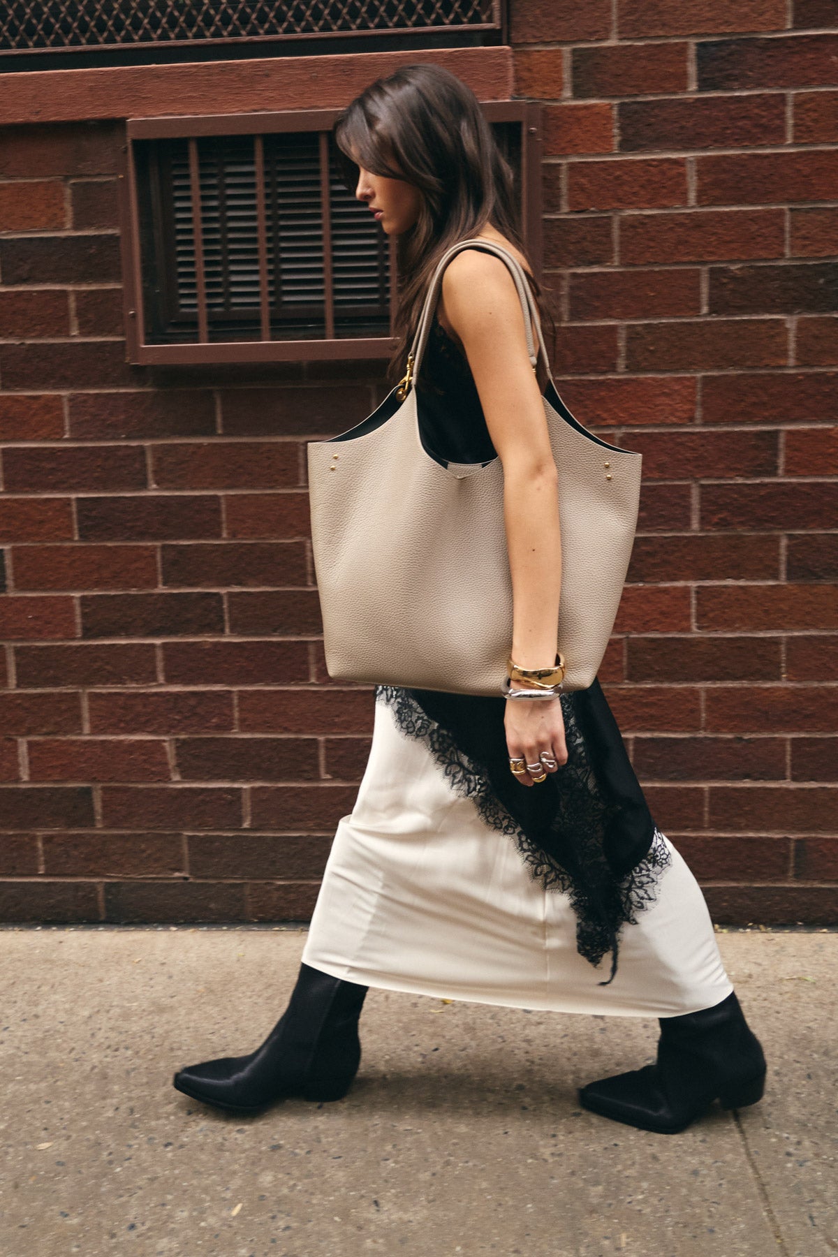 The Perfect Tote - Image 4