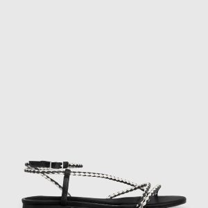 Ayla Sandal