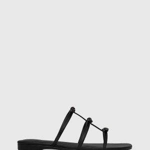 Bow Flat