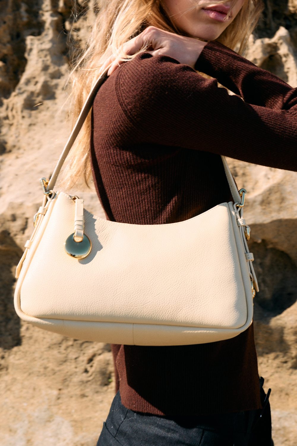 Mia Small Shoulder Bag - Image 4